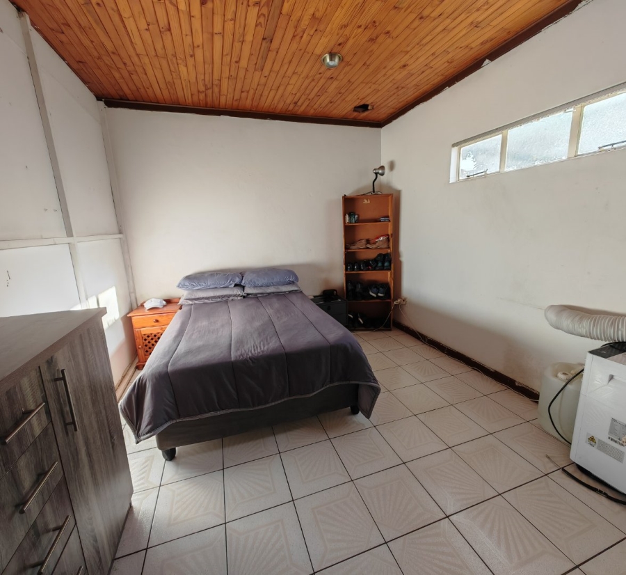 6 Bedroom Property for Sale in Heuwelsig Free State